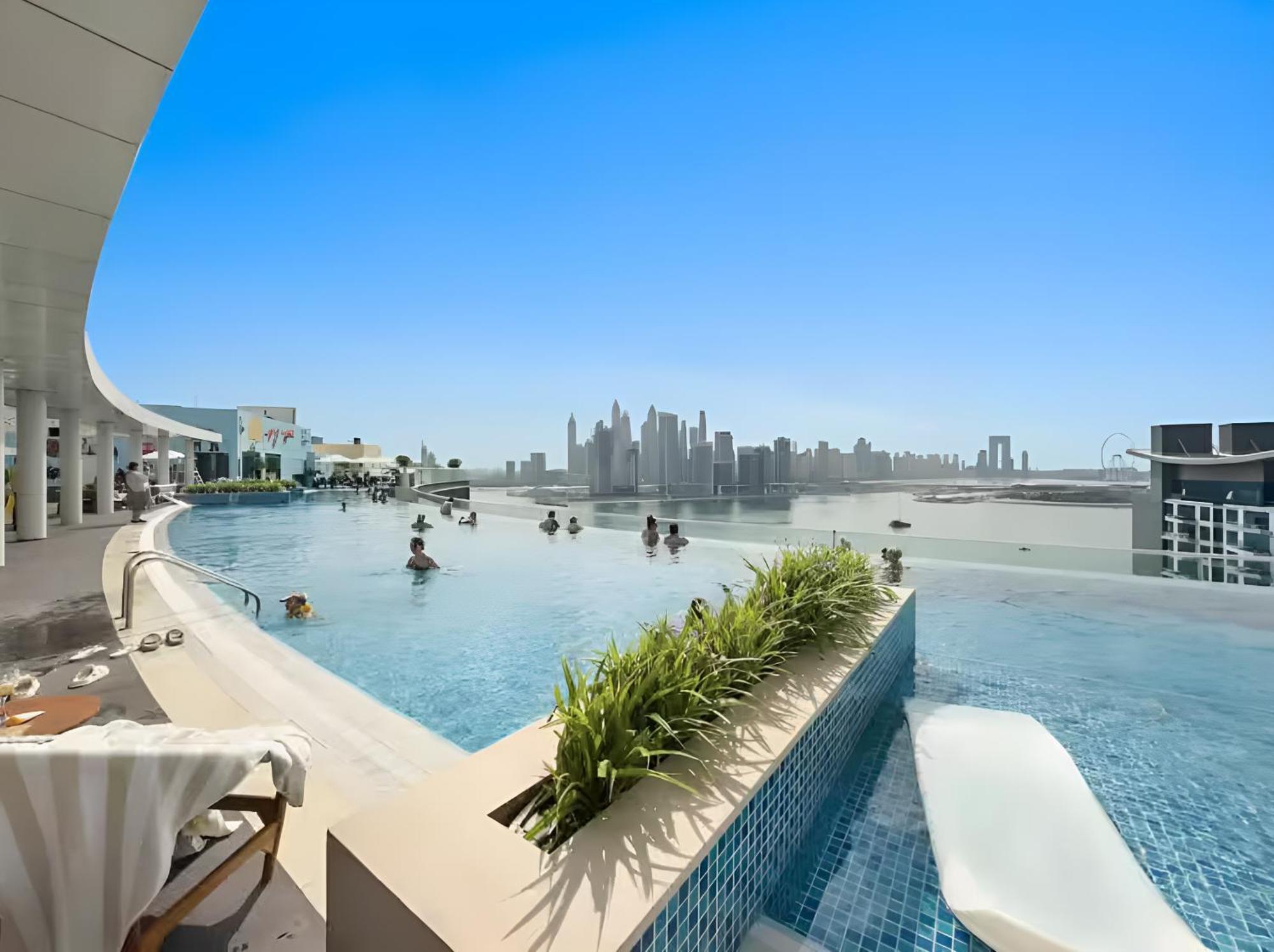 Palm Jumeirah - Private & Free Infinity Pool Апартаменты Дубай