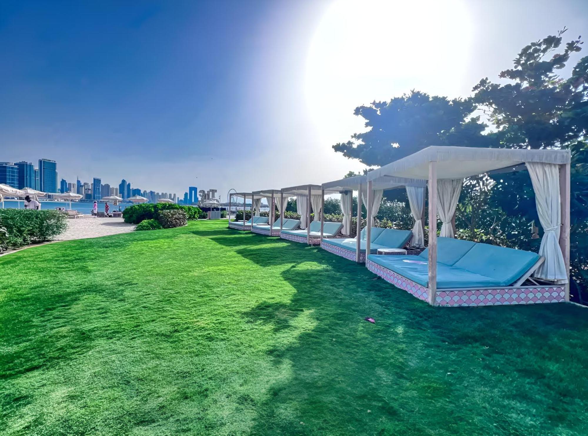 Palm Jumeirah - Private & Free Infinity Pool Дубай