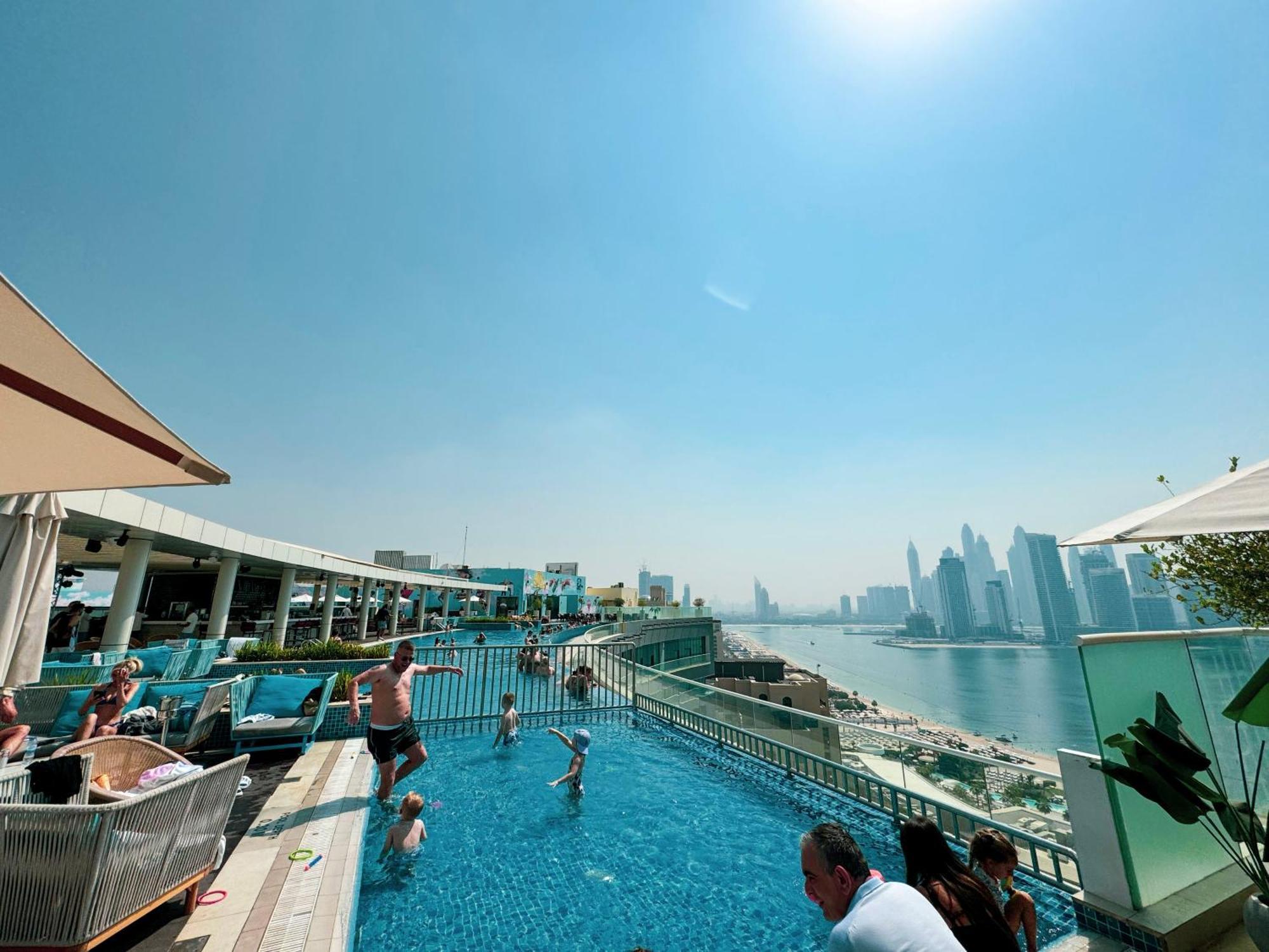 Palm Jumeirah - Private & Free Infinity Pool Дубай
