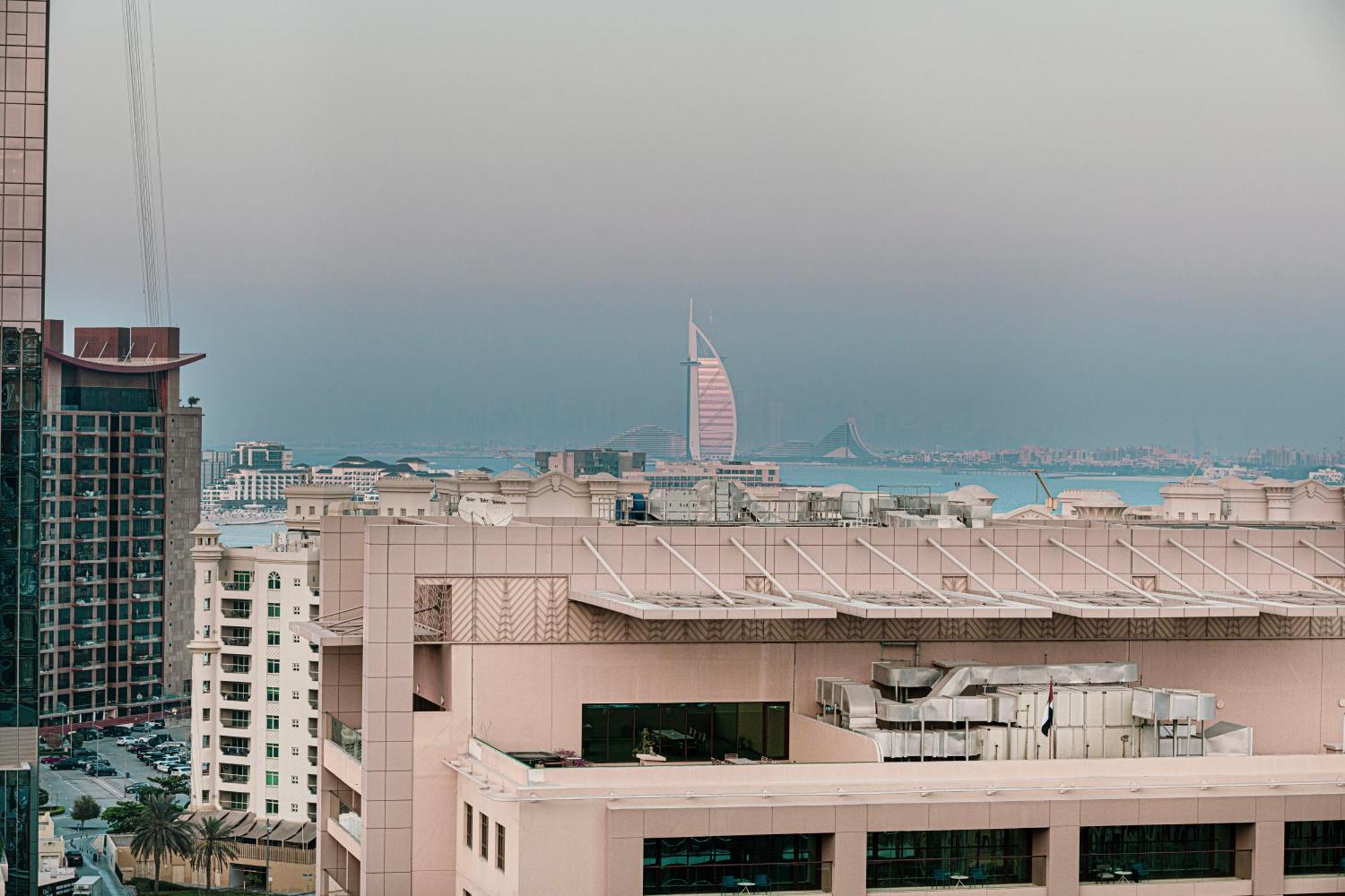 Palm Jumeirah - Private & Free Infinity Pool * Дубай