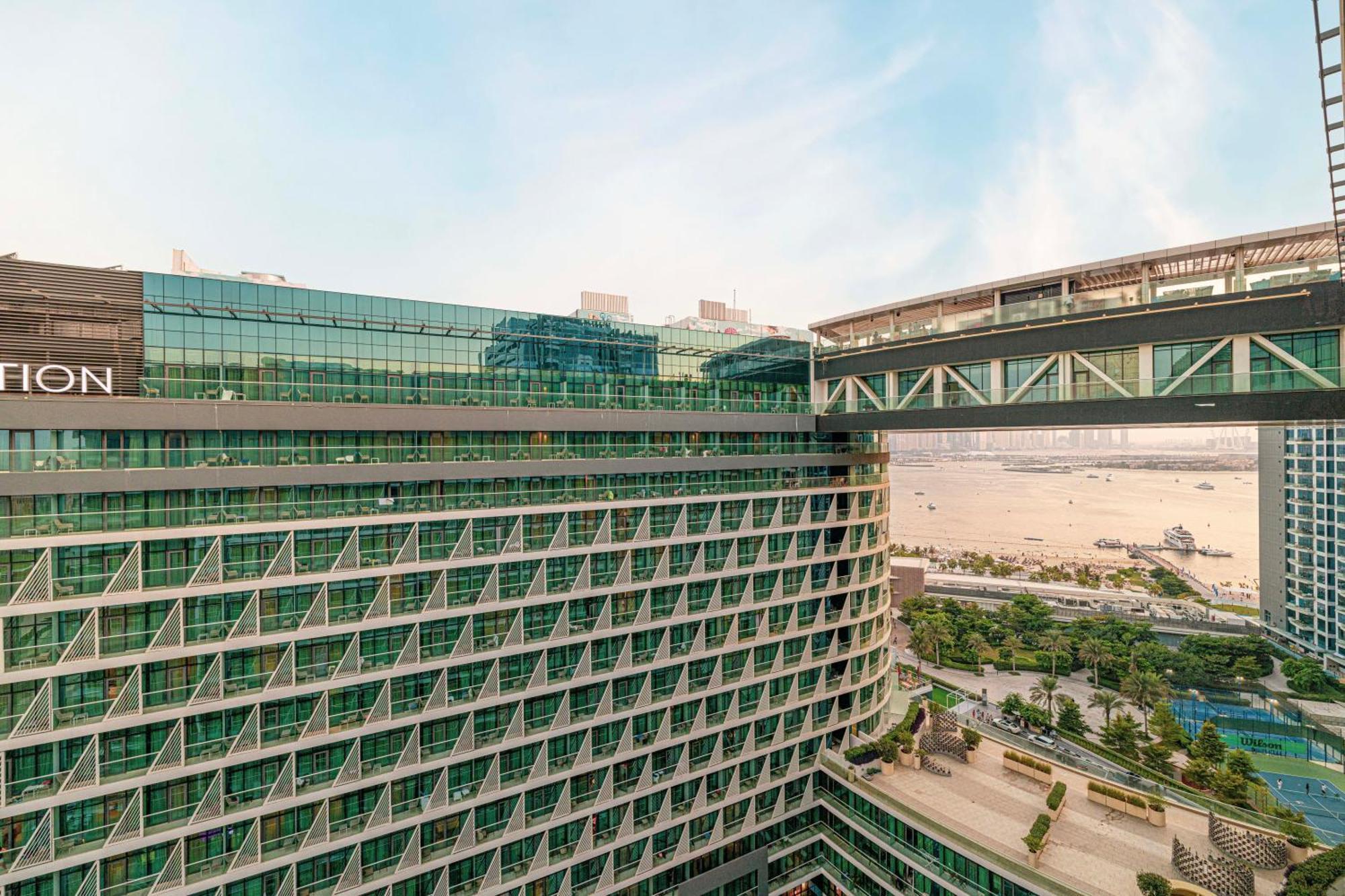 Palm Jumeirah - Private & Free Infinity Pool * Дубай